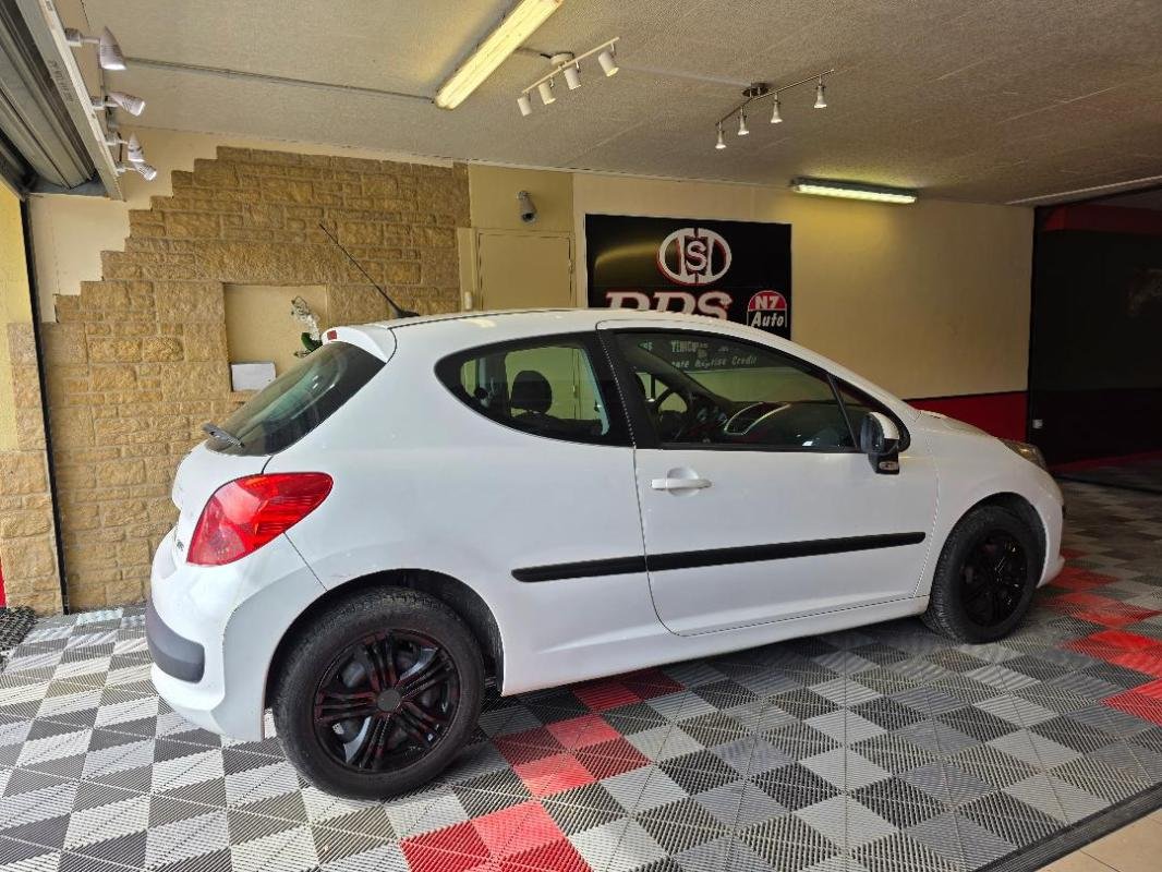 Peugeot 207 - Photo 10