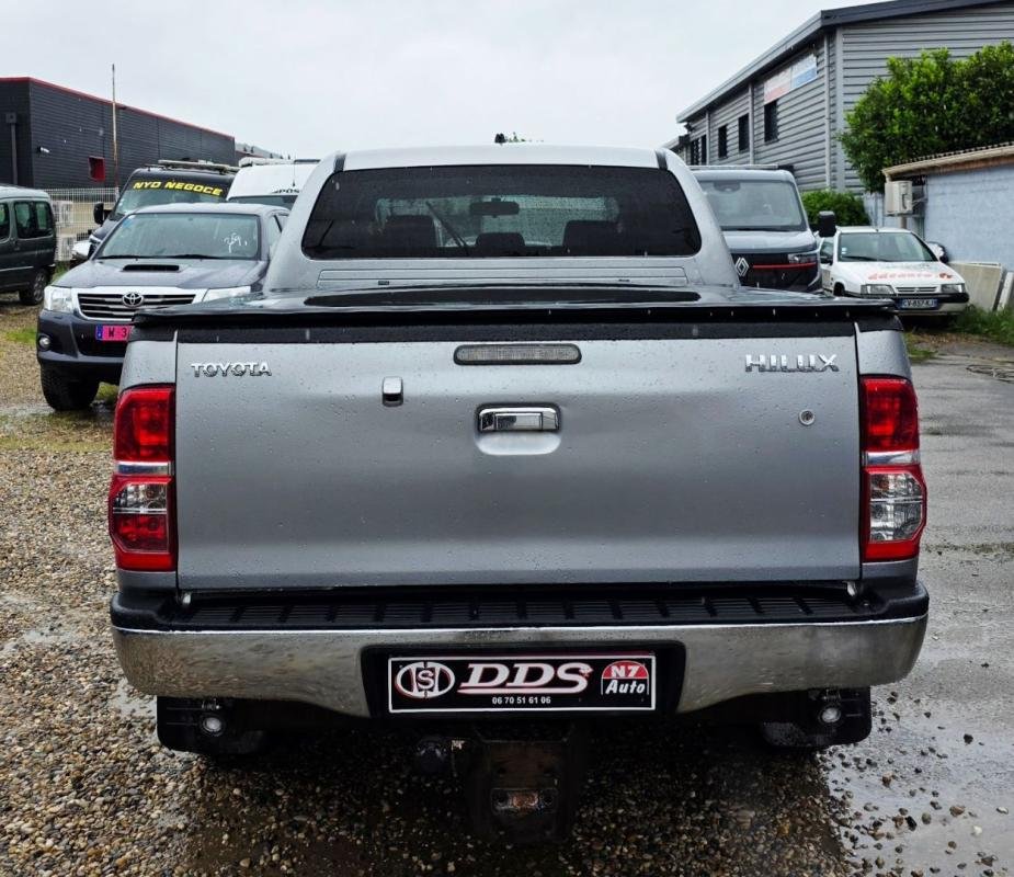 Toyota Hilux - Photo 12
