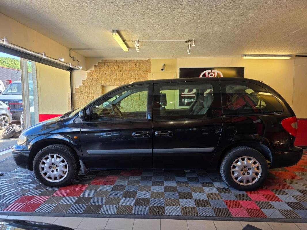Chrysler Voyager - Photo 11