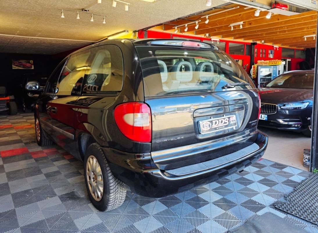 Chrysler Voyager - Photo 13