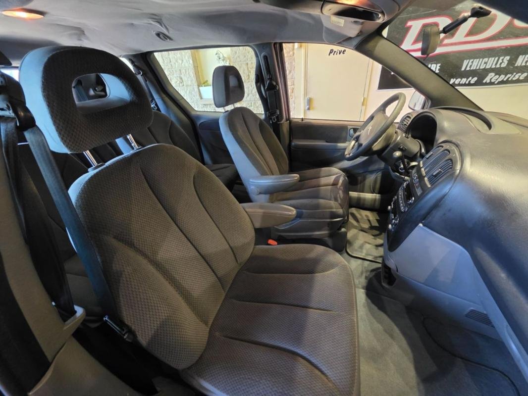 Chrysler Voyager - Photo 19