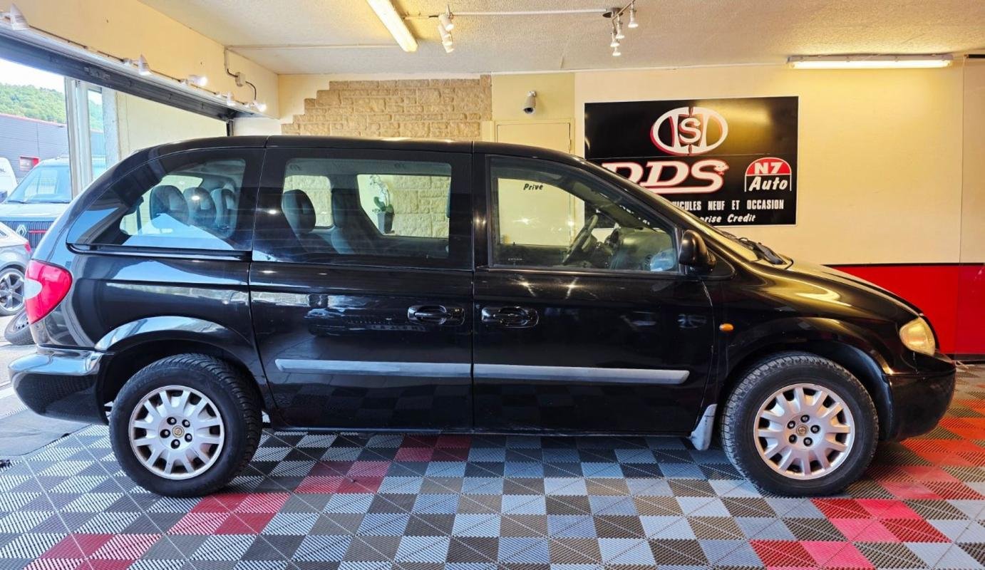 Chrysler Voyager - Photo 10