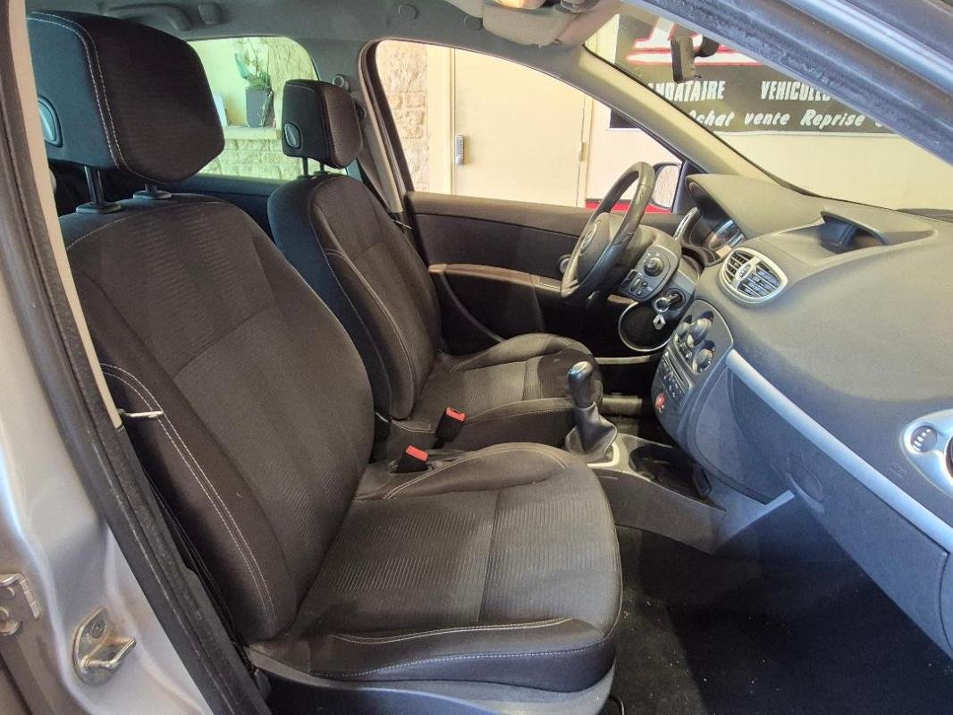 Renault Clio - Photo 14