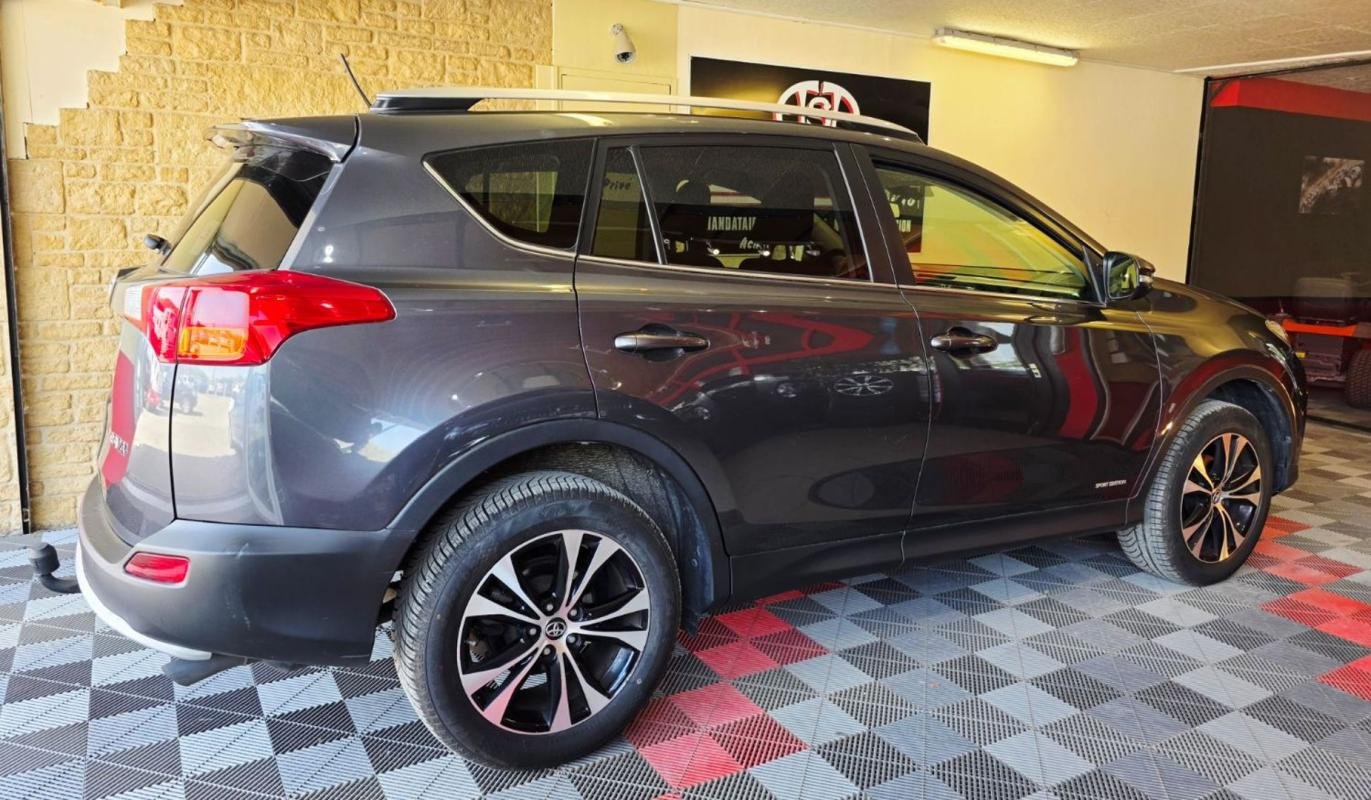 Toyota RAV4 - Photo 9
