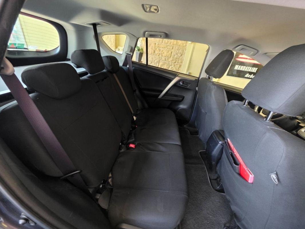Toyota RAV4 - Photo 10