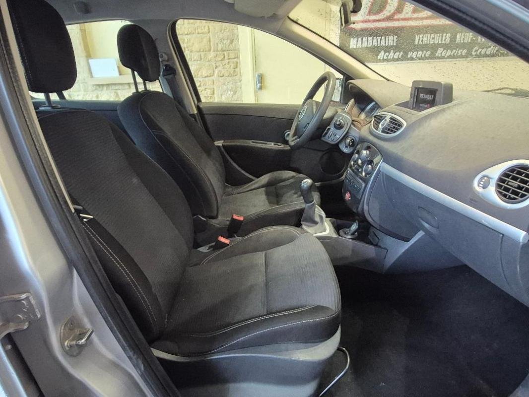 Renault Clio - Photo 13
