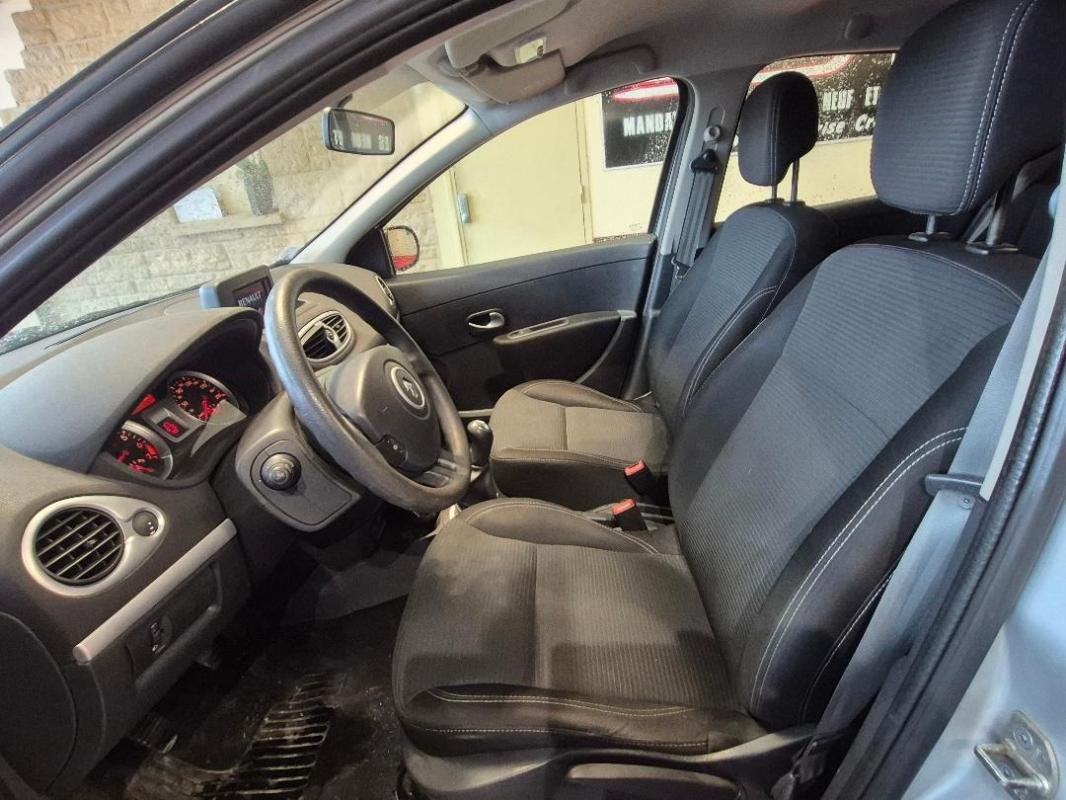 Renault Clio - Photo 15