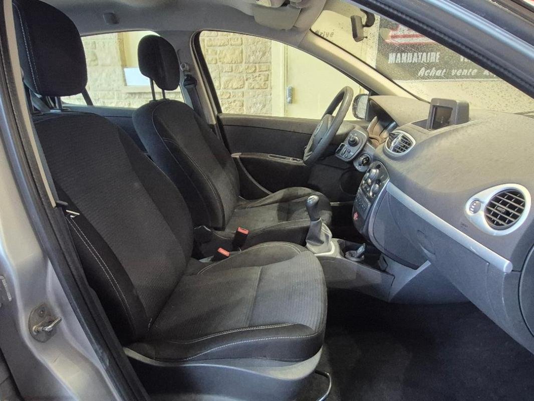 Renault Clio - Photo 16