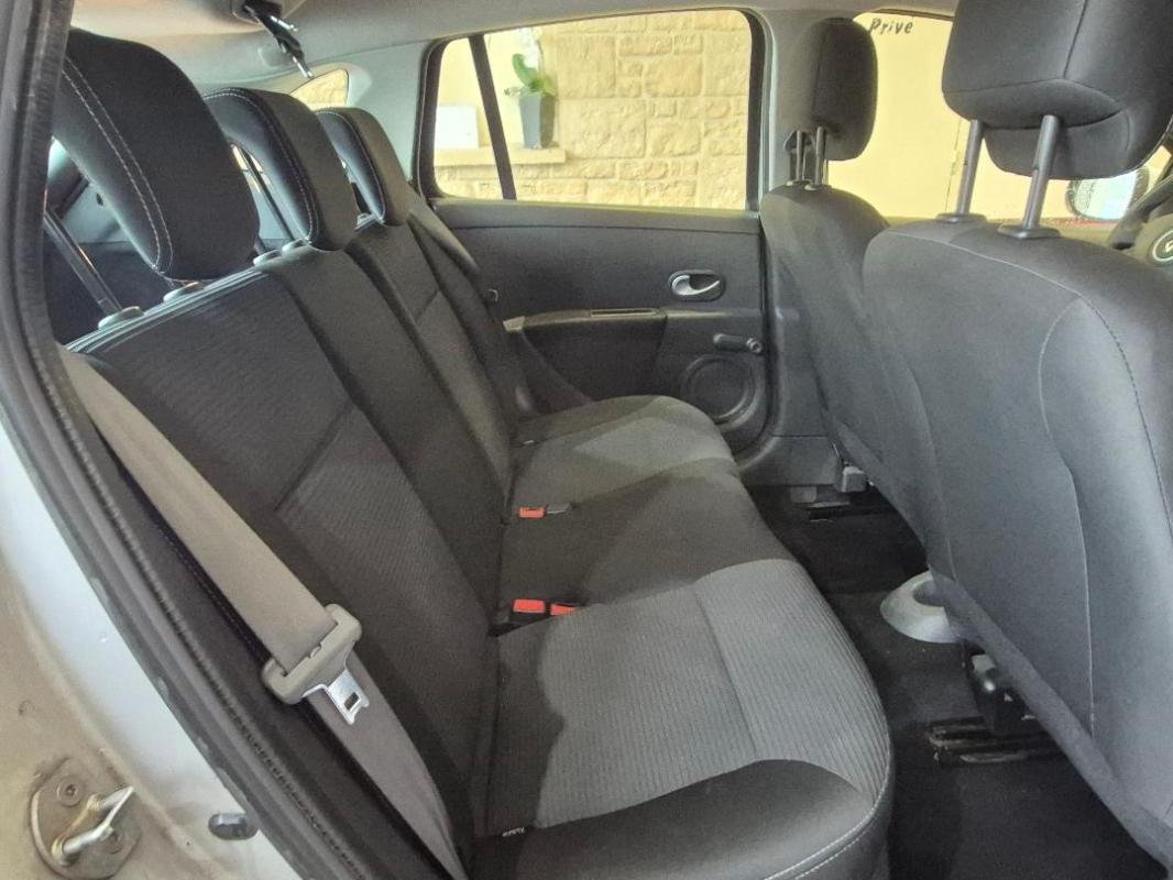 Renault Clio - Photo 17