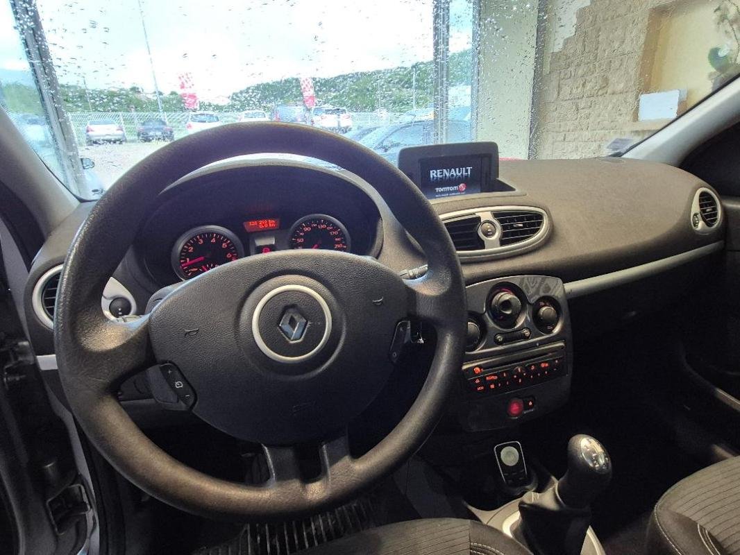 Renault Clio - Photo 18