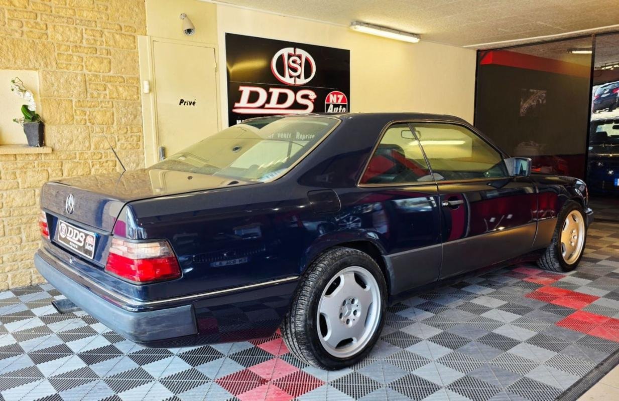 Mercedes 300 - Photo 13