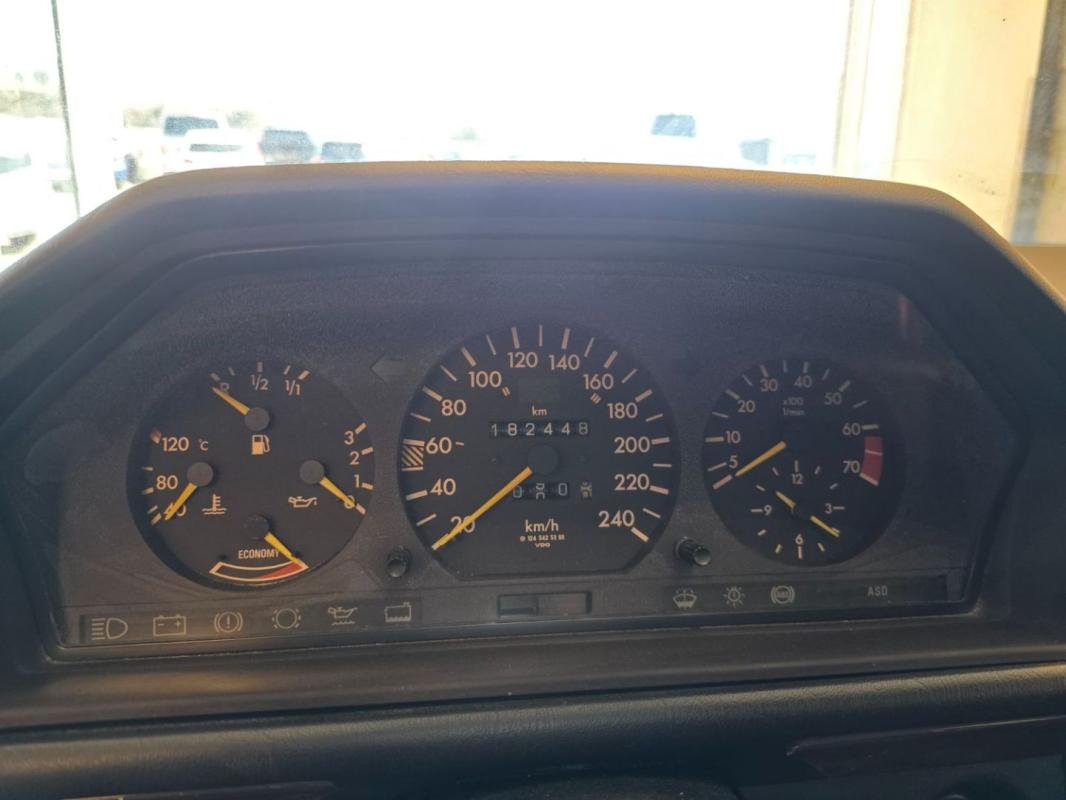 Mercedes 300 - Photo 20