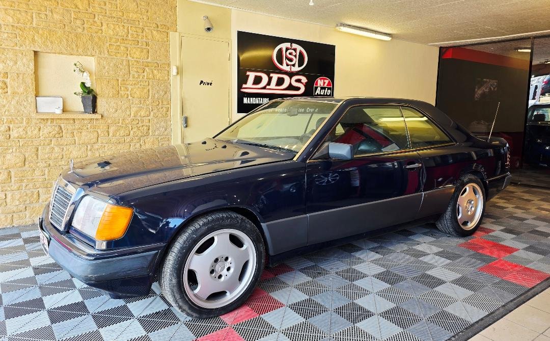 Mercedes 300 - Photo 2