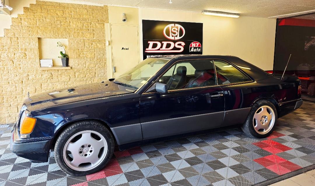 Mercedes 300 - Photo 10
