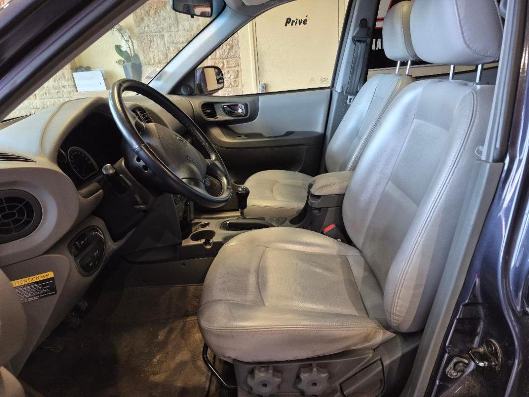 Hyundai Santa Fe - Photo 11