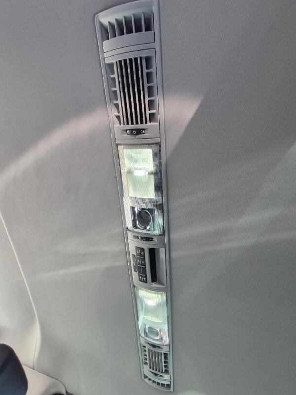 Volkswagen Caravelle - Photo 31