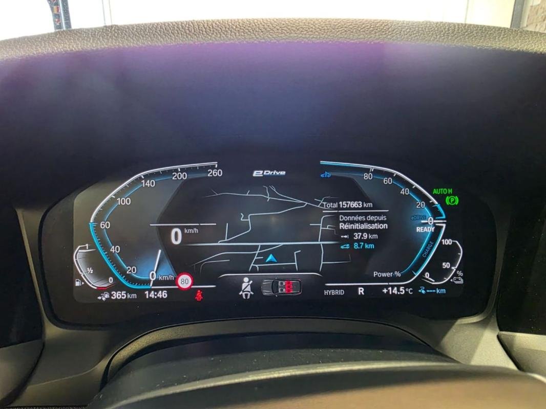 BMW 330e - Photo 12