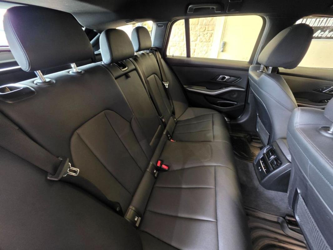 BMW 330e - Photo 14