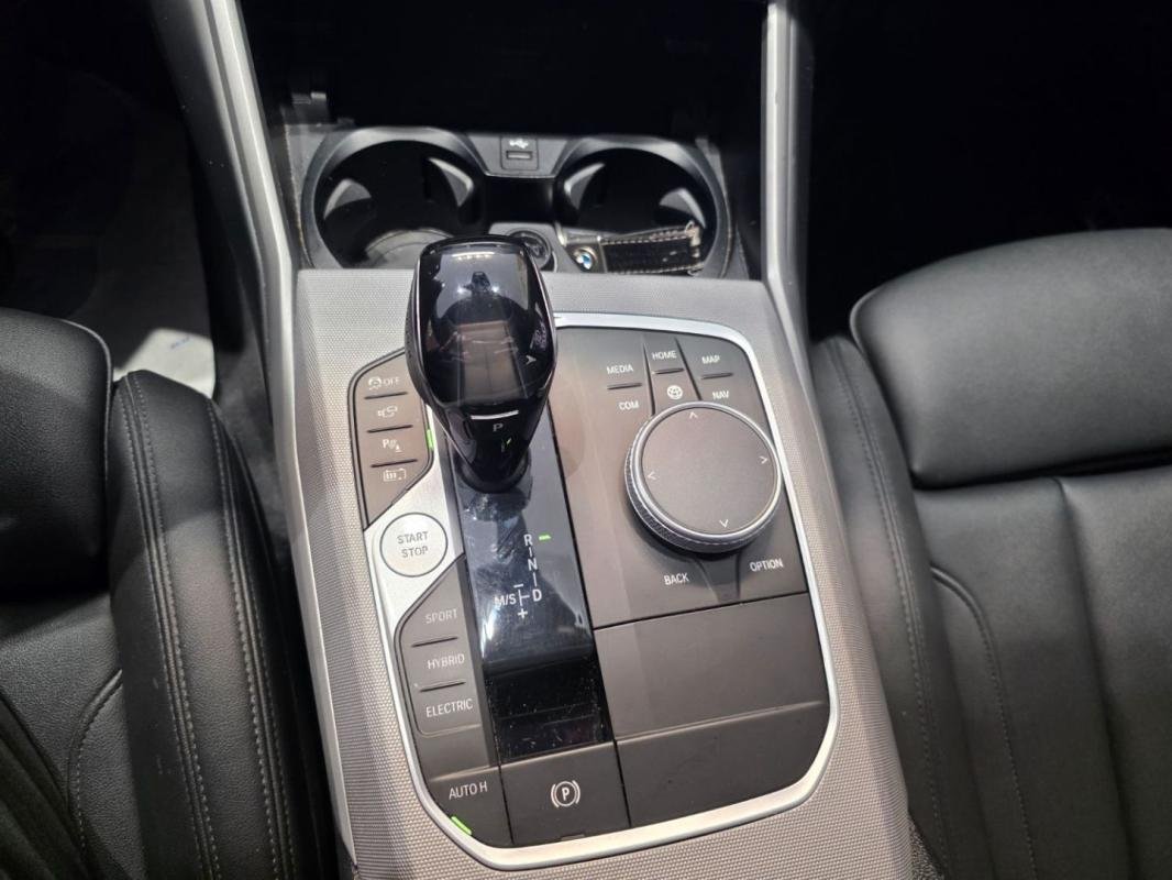 BMW 330e - Photo 15