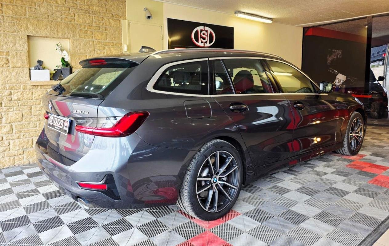 BMW 330e - Photo 2