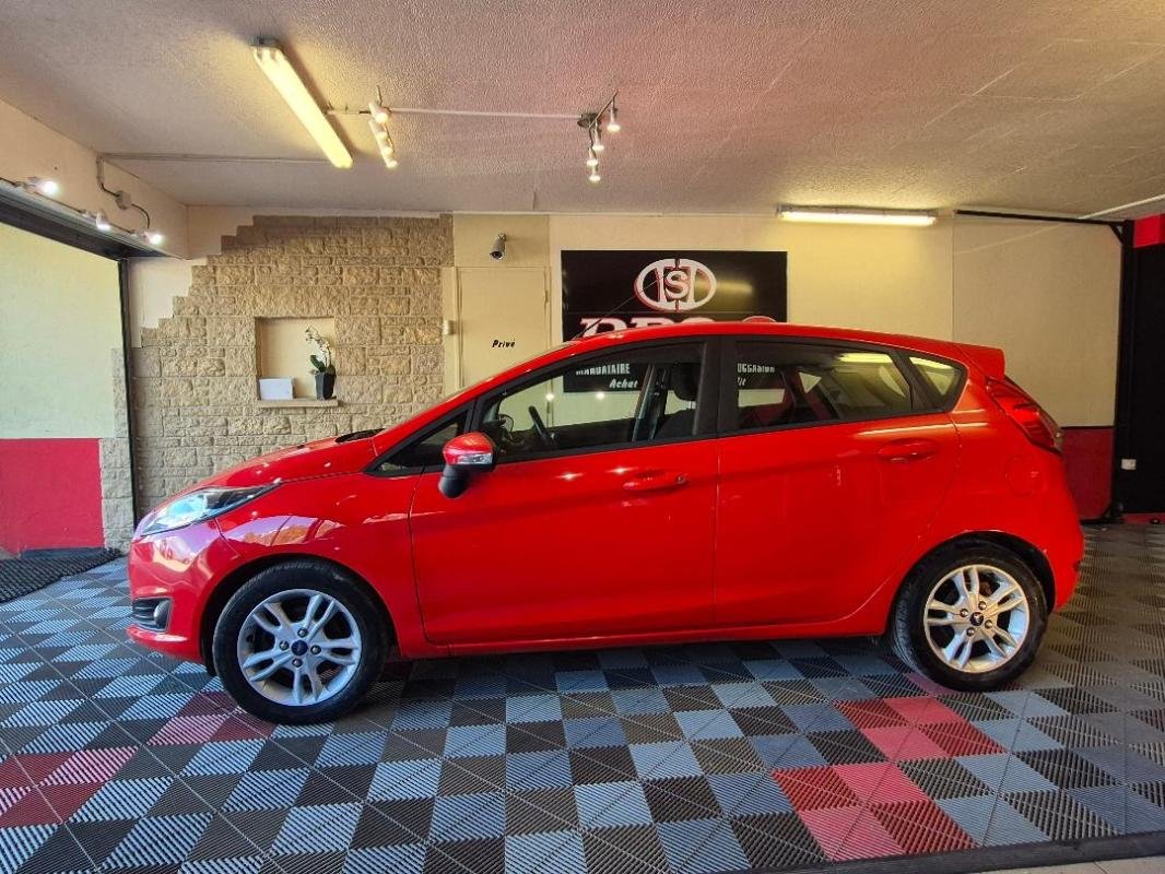 Ford Fiesta - Photo 13