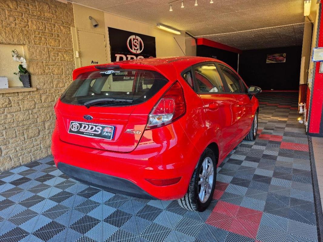 Ford Fiesta - Photo 18