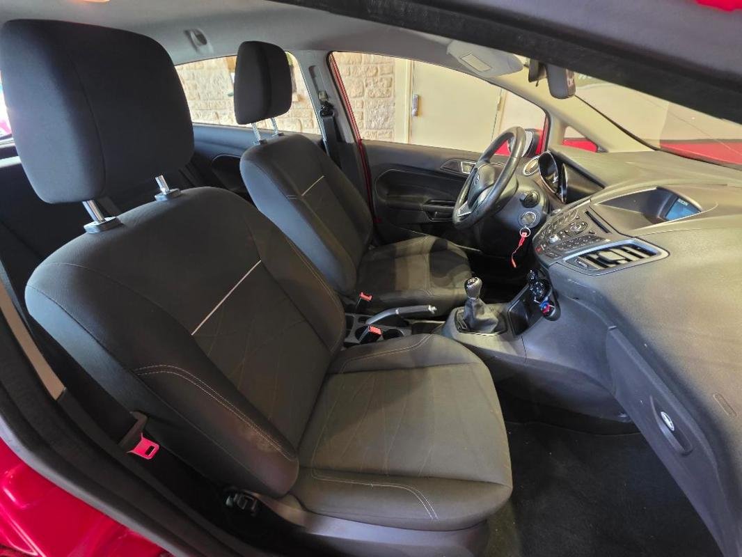 Ford Fiesta - Photo 23
