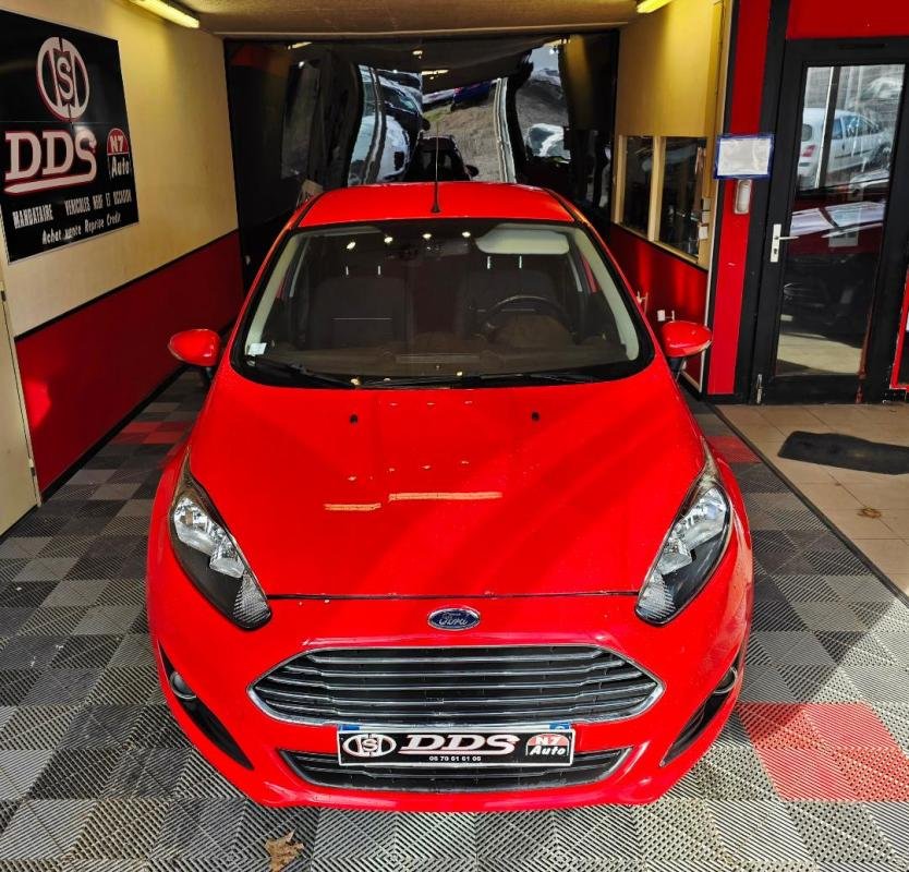 Ford Fiesta - Photo 6