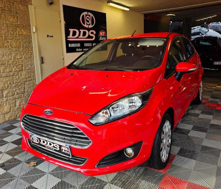Ford Fiesta - Photo 9