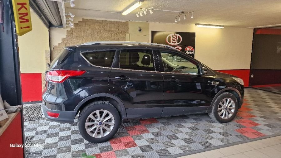 Ford Kuga - Photo 2