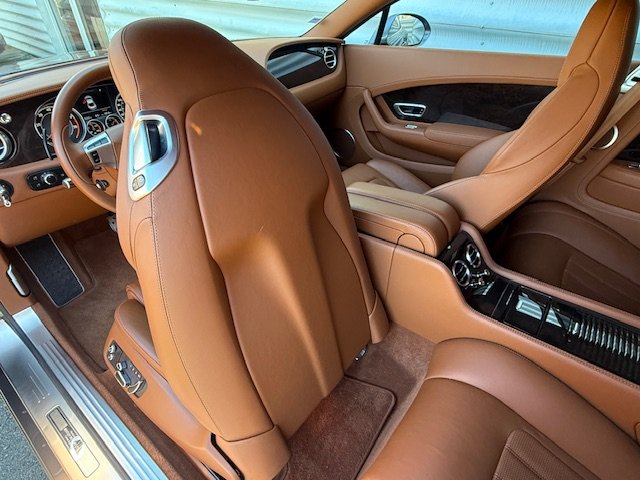 Bentley Continental GT - Photo 12