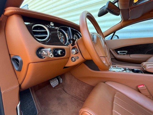 Bentley Continental GT - Photo 18