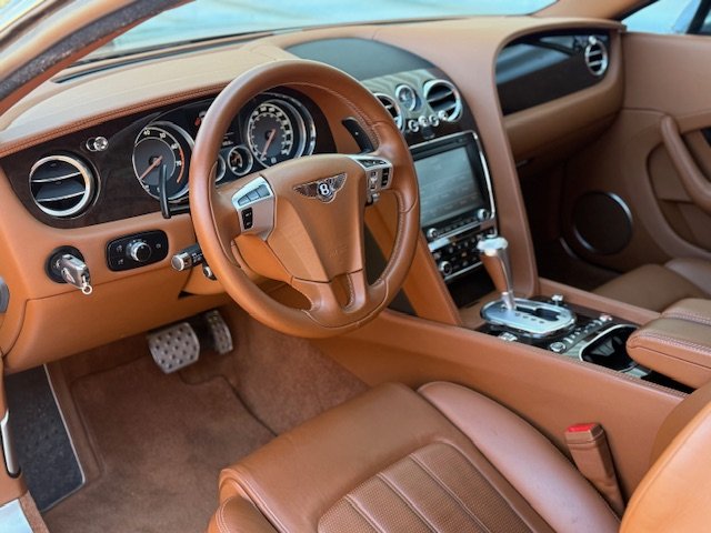 Bentley Continental GT - Photo 9