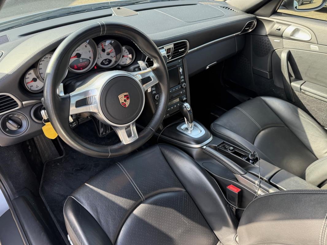 Porsche 911 - Photo 12