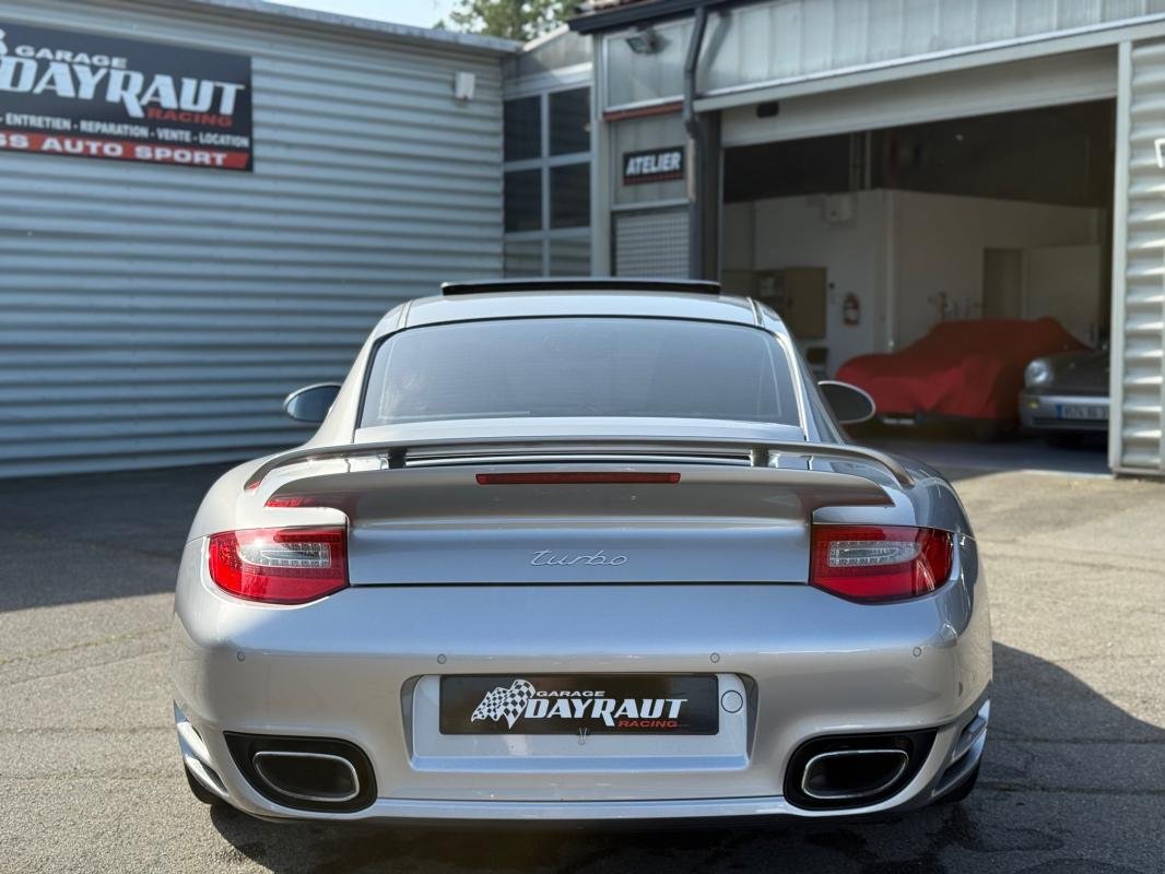 Porsche 911 - Photo 6