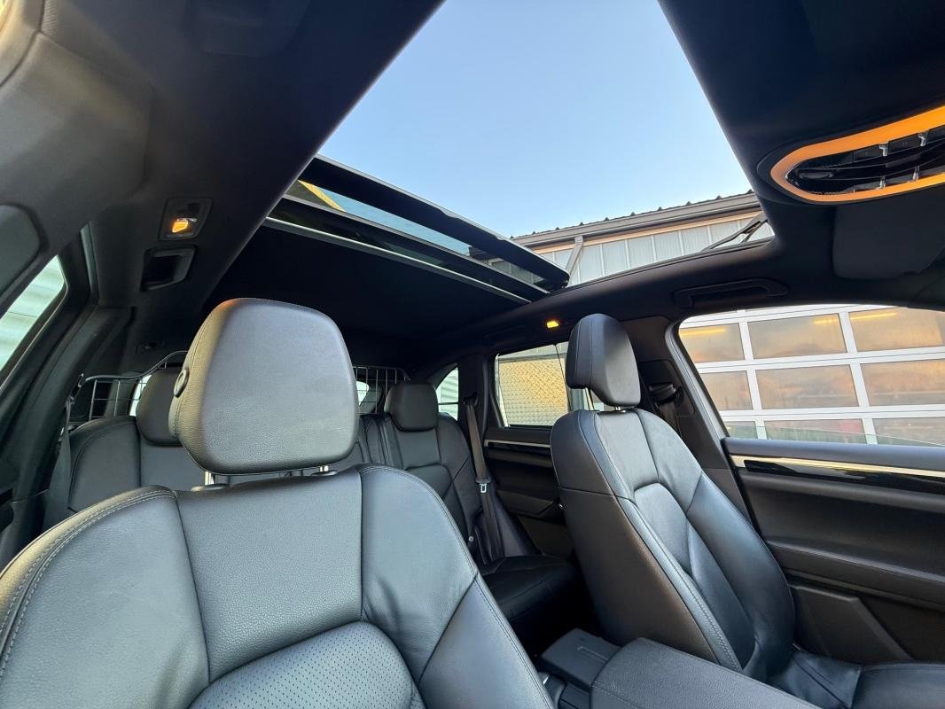 Porsche Cayenne - Photo 11