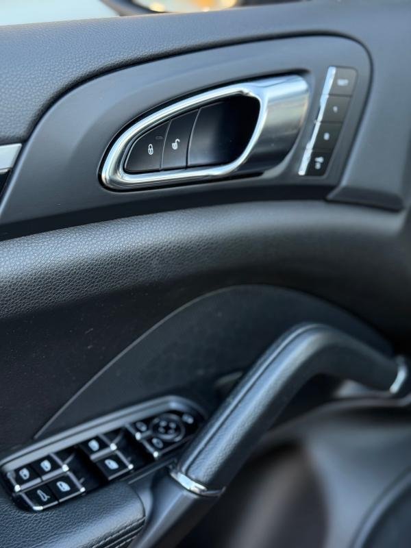 Porsche Cayenne - Photo 17