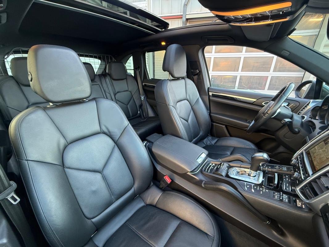 Porsche Cayenne - Photo 10
