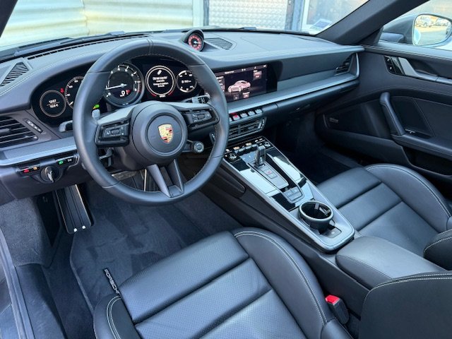 Porsche 911 - Photo 16