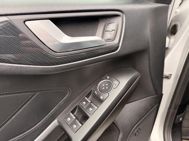 Ford Focus - Photo 14