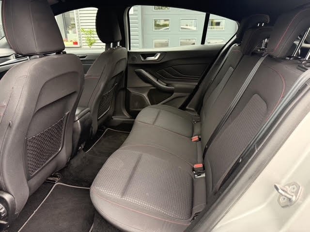 Ford Focus - Photo 17