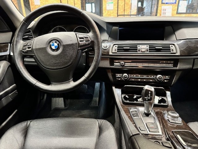 BMW Série 5 - Photo 11