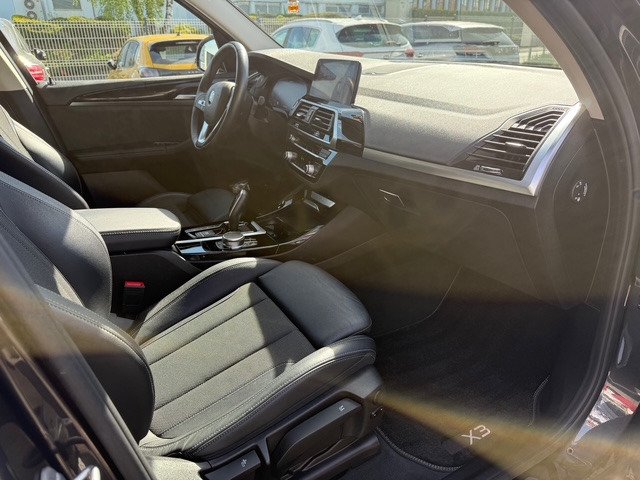 BMW X3 - Photo 18