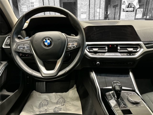 BMW Série 3 - Photo 12