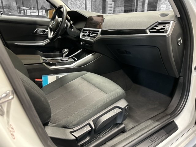 BMW Série 3 - Photo 17