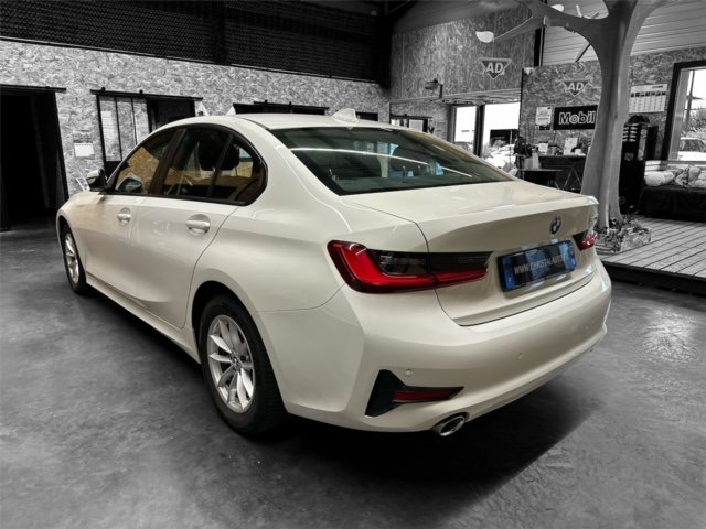 BMW Série 3 - Photo 6
