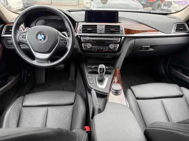 BMW Série 3 - Photo 11