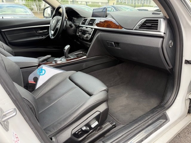 BMW Série 3 - Photo 20