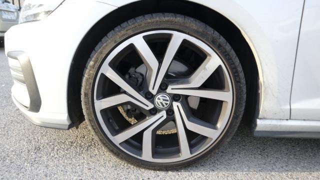 Volkswagen Golf - Photo 9