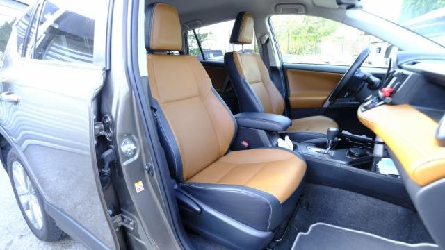 Toyota RAV4 - Photo 12